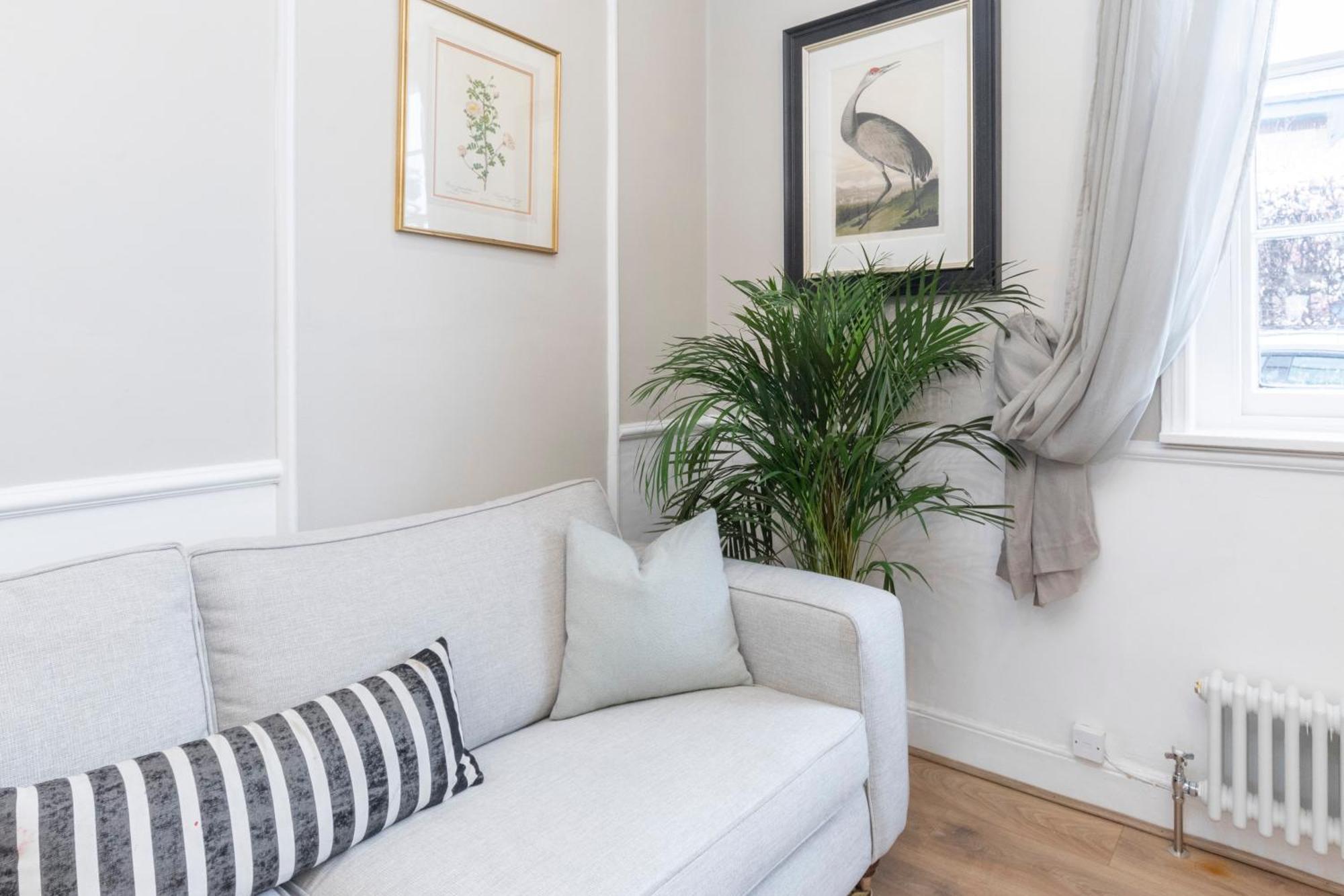 Beautiful 4 Bedroom Home チェルトナム エクステリア 写真